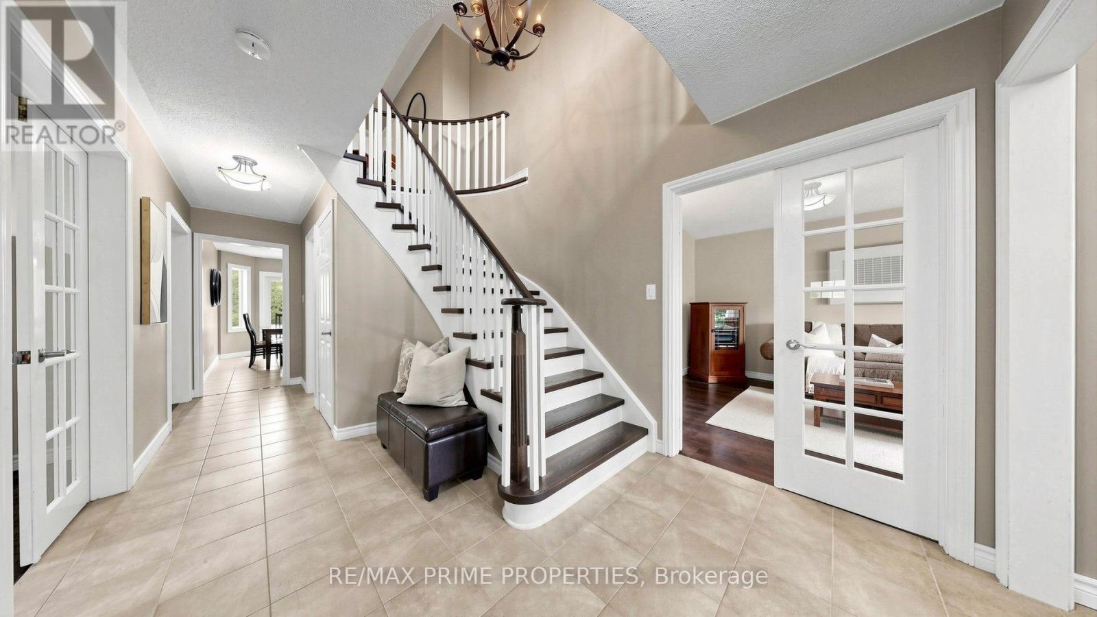15 Marsh Street, Richmond Hill, Ontario  L4C 7P5 - Photo 4 - N13715916