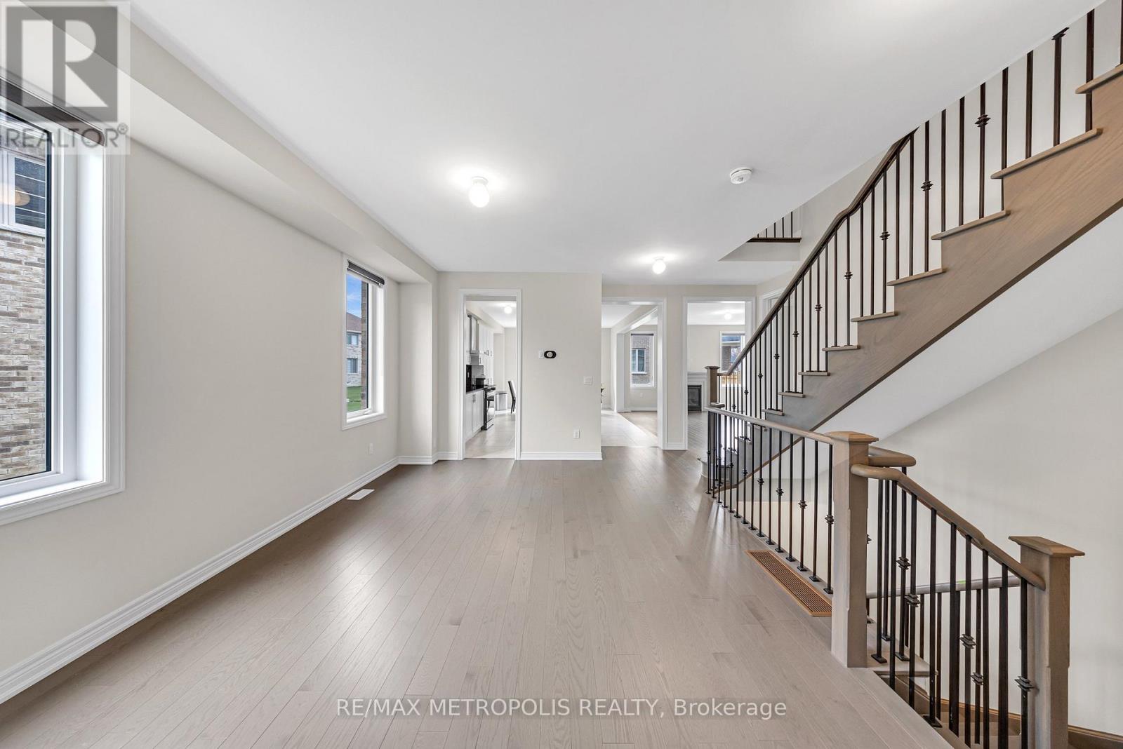64 Big Canoe Drive, Georgina, Ontario  L0E 1R0 - Photo 4 - N13715934