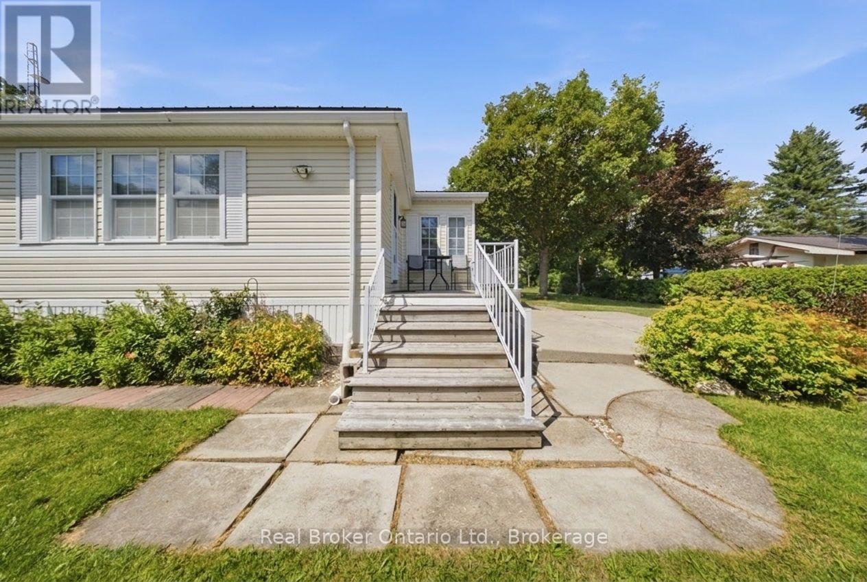 428 Pine Pass, Centre Wellington, Ontario  N1M 2W5 - Photo 4 - X13715992