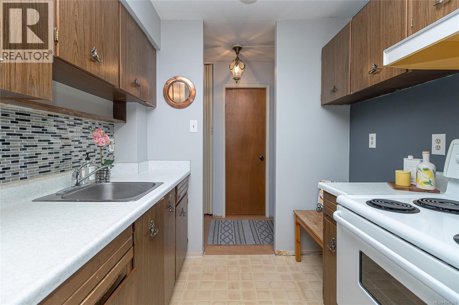 1603 647 Michigan St, Victoria, British Columbia  V8V 1S9 - Photo 8 - 1047398