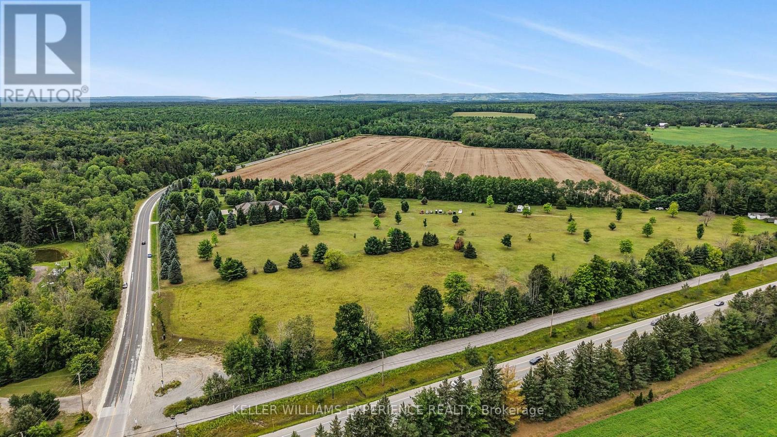 4806 Sunnidale-Tosorontio Townline, Clearview, Ontario  L0M 1N0 - Photo 2 - S13715882