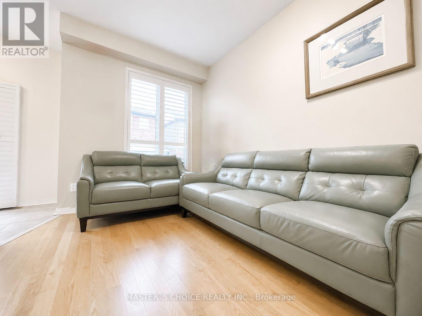 4738 Alana Glen Drive, Mississauga, Ontario  L5C 0C3 - Photo 5 - W13679544