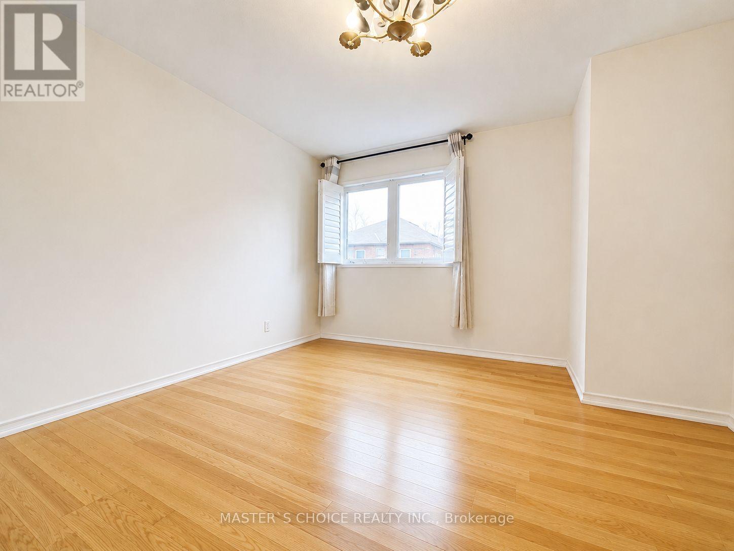 4738 Alana Glen Drive, Mississauga, Ontario  L5C 0C3 - Photo 7 - W13679544