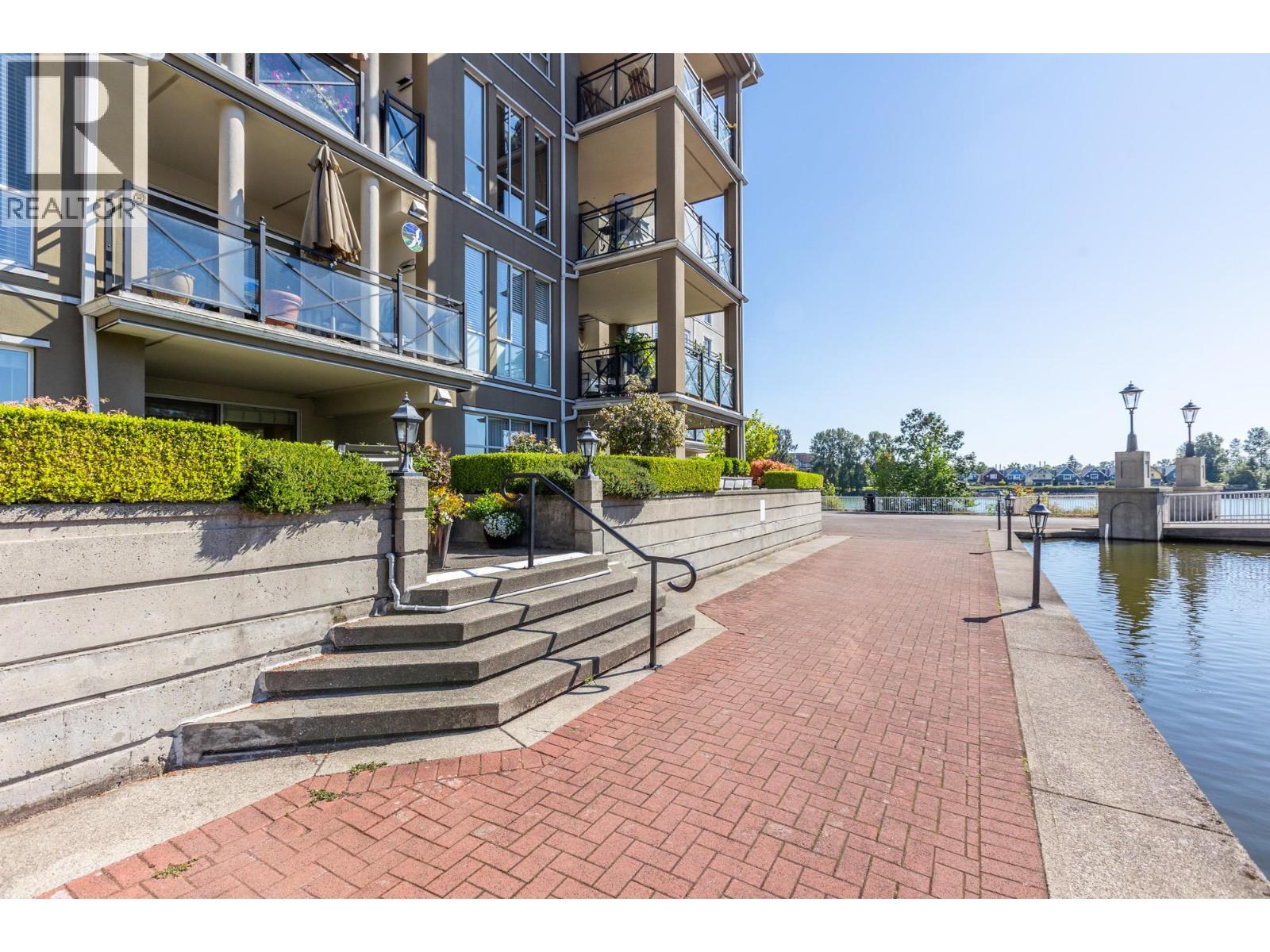 103 2 Renaissance Square, New Westminster, British Columbia  V3M 6K3 - Photo 38 - R3158587