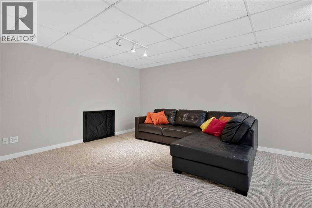 292 Silver Brook Way NW, Calgary, Alberta  T3B 3G8 - Photo 15 - A2339946