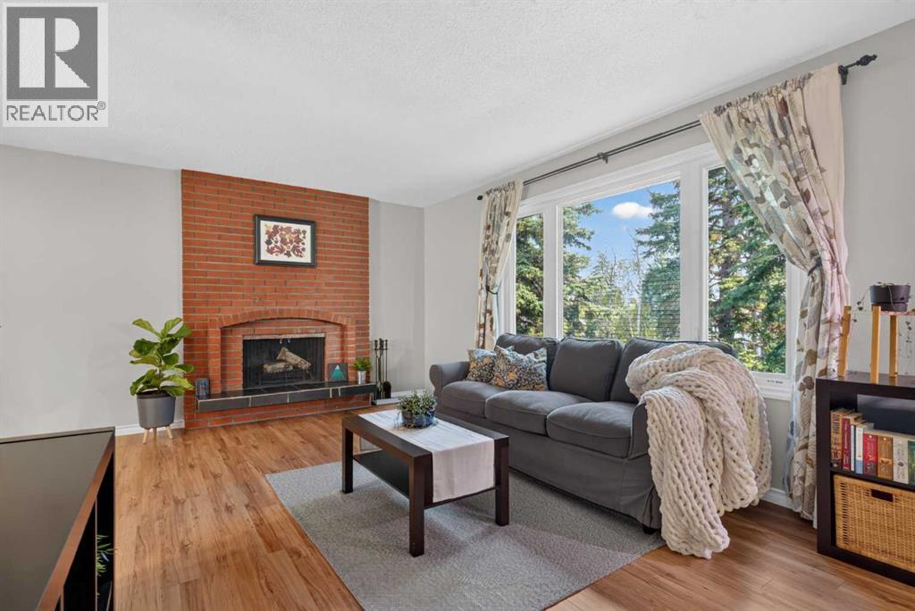 292 Silver Brook Way NW, Calgary, Alberta  T3B 3G8 - Photo 3 - A2339946