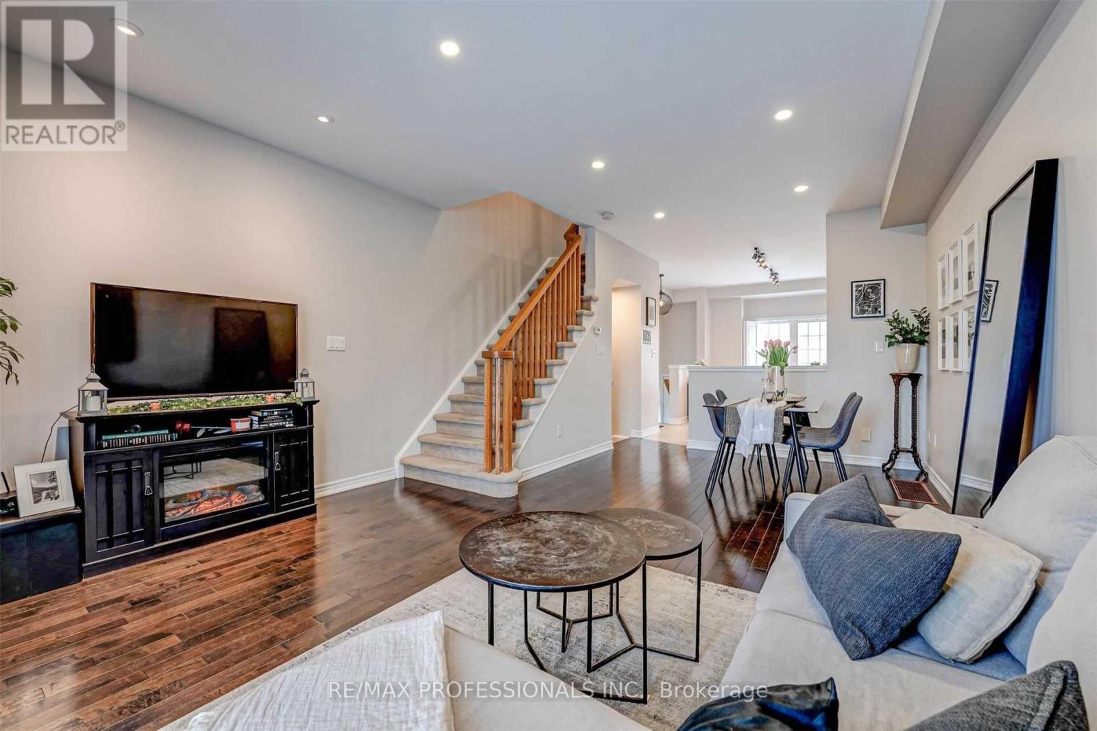 676 Rowley Common, Burlington, Ontario  L7L 0A5 - Photo 17 - W13715834