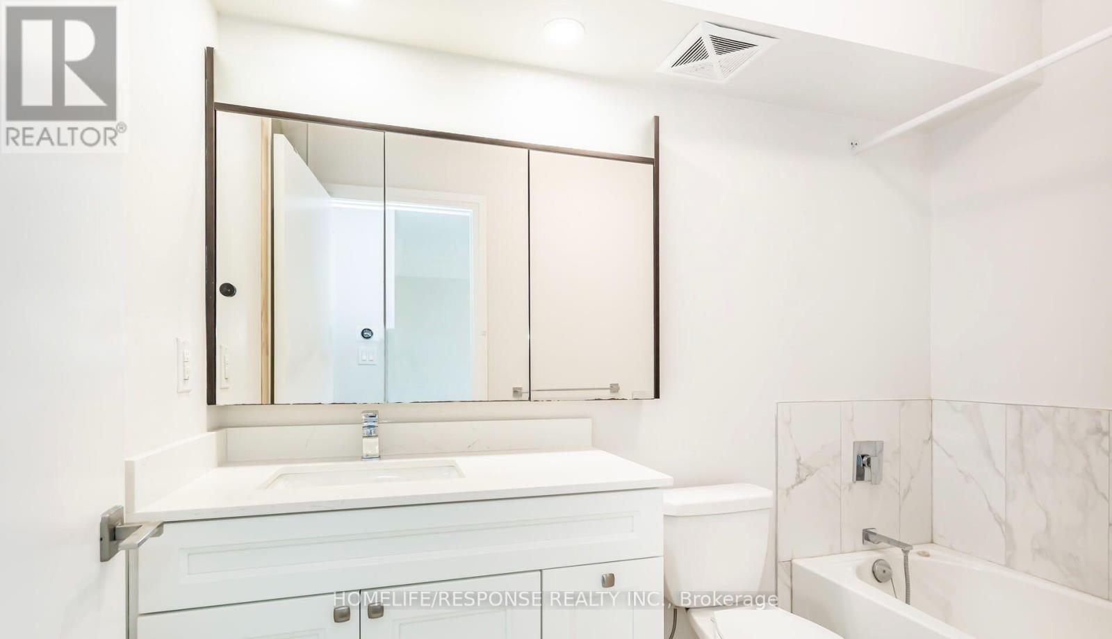 Th1 - 4020 Parkside Village Drive, Mississauga, Ontario  L5B 0K2 - Photo 12 - W13715848