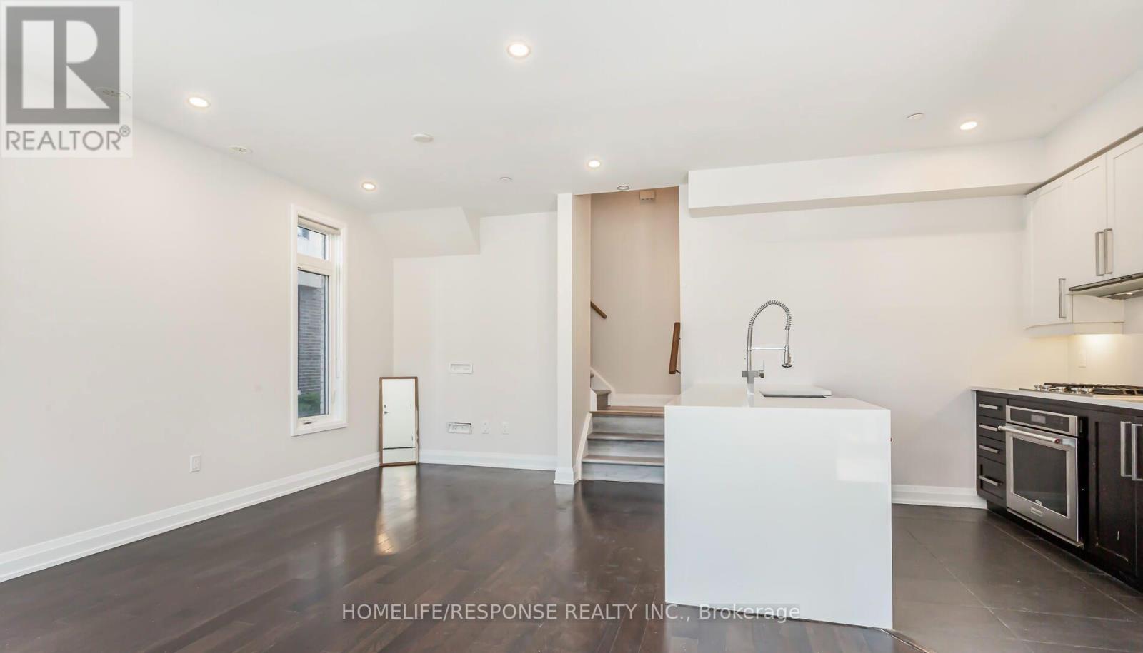Th1 - 4020 Parkside Village Drive, Mississauga, Ontario  L5B 0K2 - Photo 2 - W13715848