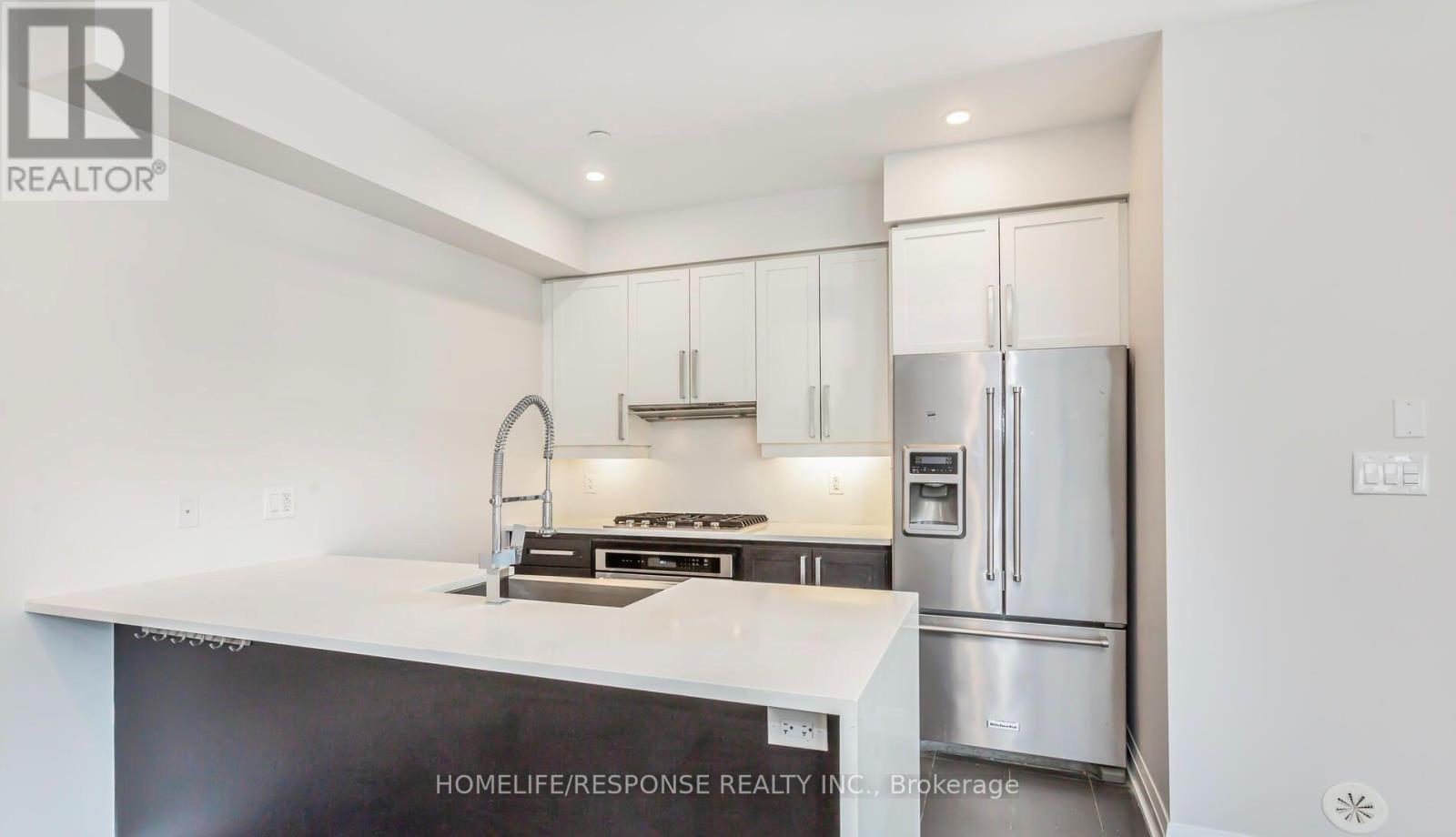 Th1 - 4020 Parkside Village Drive, Mississauga, Ontario  L5B 0K2 - Photo 3 - W13715848