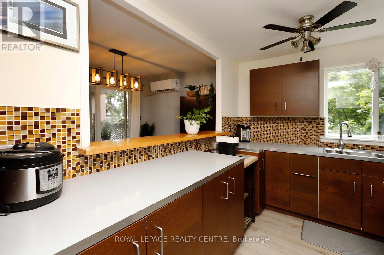 269 - 3060 Constitution Boulevard, Mississauga, Ontario  L4Y 3X8 - Photo 3 - W13715864