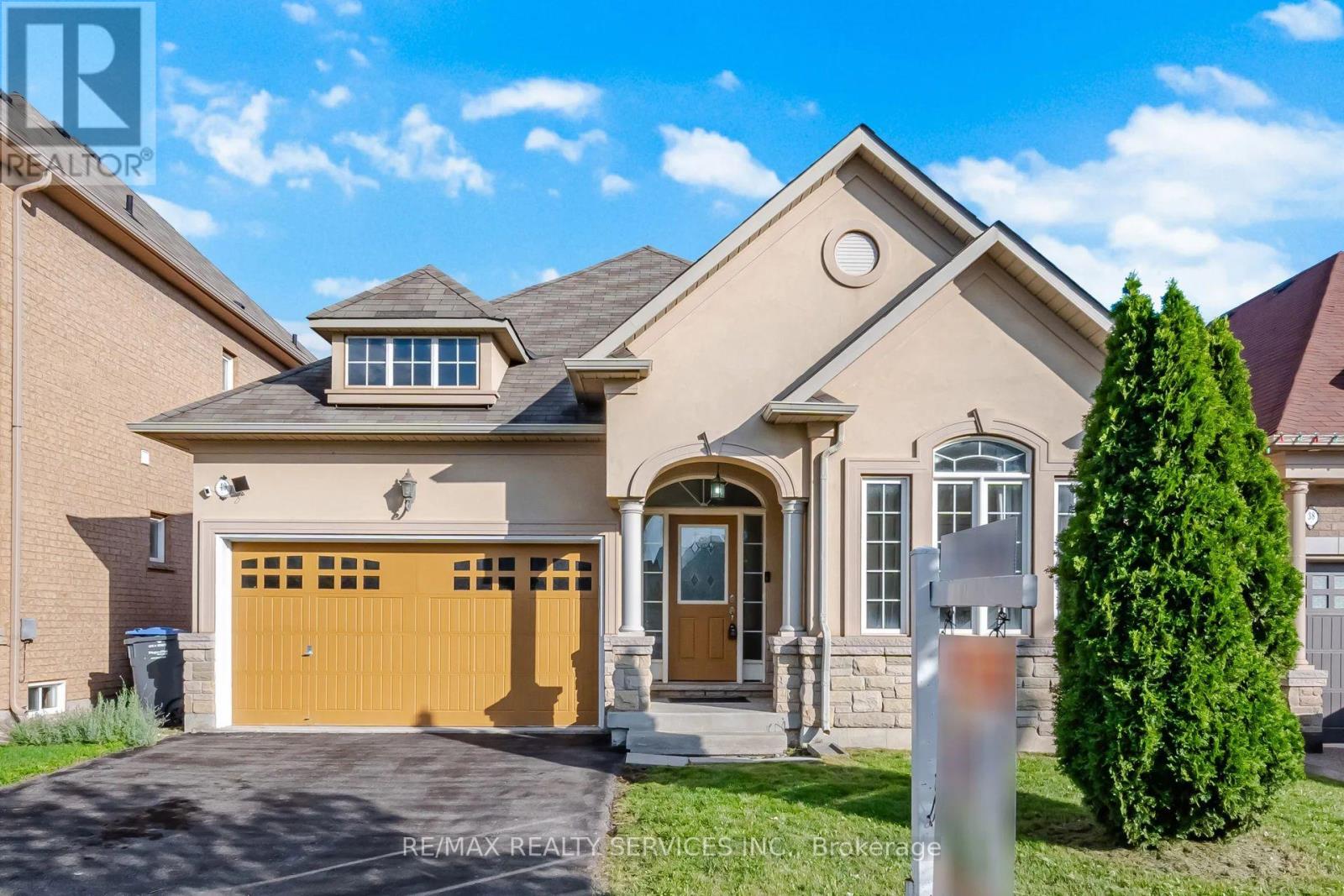40 Balin Crescent, Brampton, Ontario  L6X 0V5 - Photo 1 - W13715872