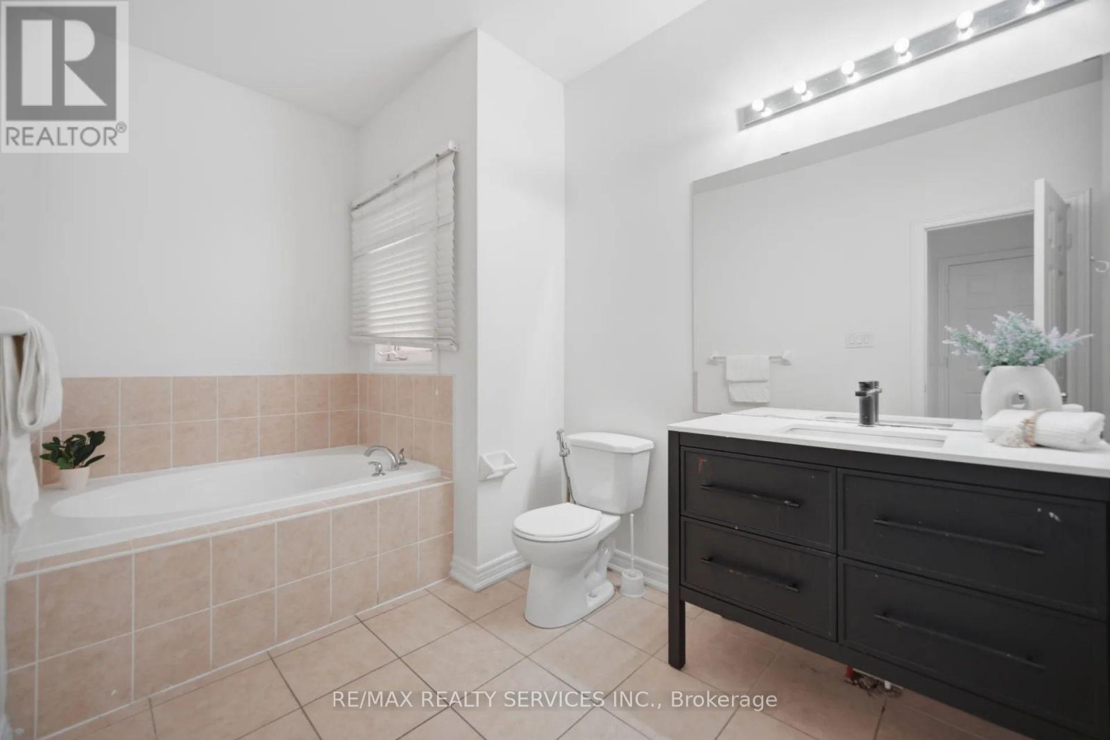 40 Balin Crescent, Brampton, Ontario  L6X 0V5 - Photo 15 - W13715872