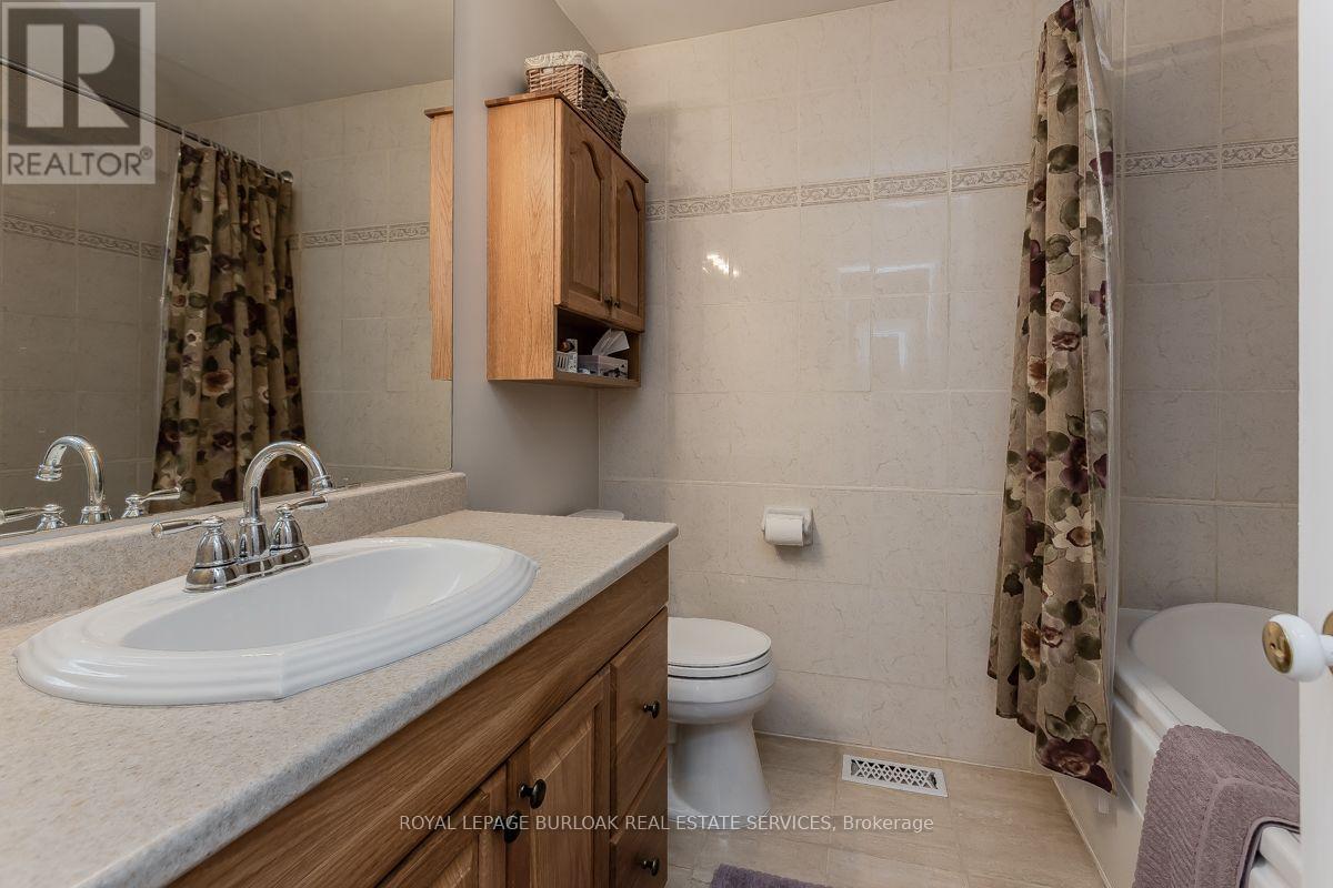 1526 Westminster Place, Burlington, Ontario  L7P 2B5 - Photo 15 - W13715892