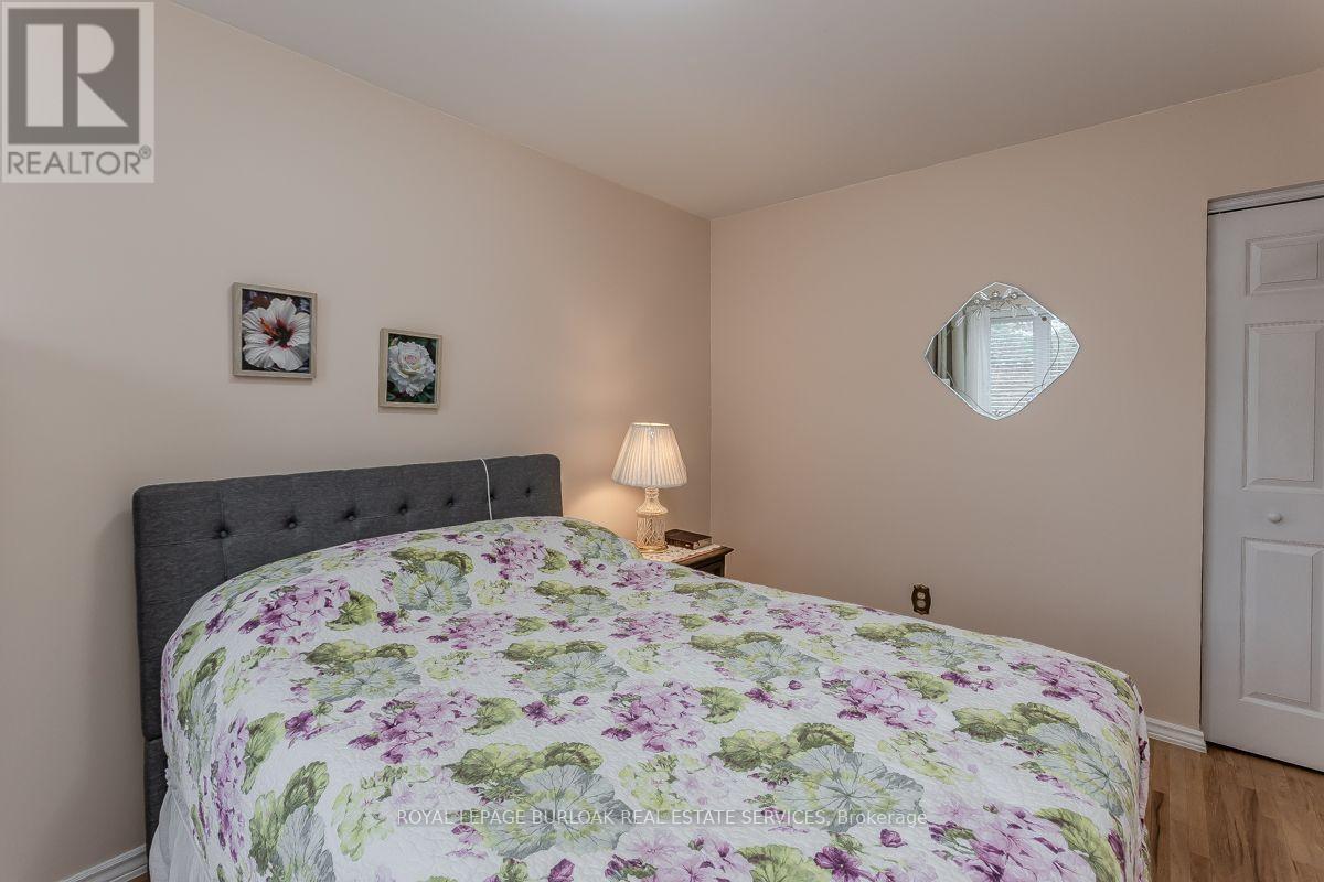 1526 Westminster Place, Burlington, Ontario  L7P 2B5 - Photo 18 - W13715892