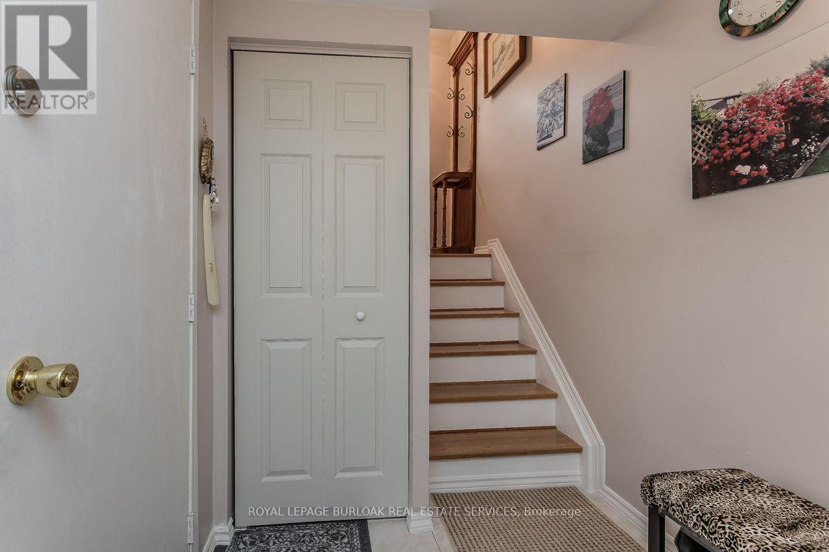 1526 Westminster Place, Burlington, Ontario  L7P 2B5 - Photo 20 - W13715892