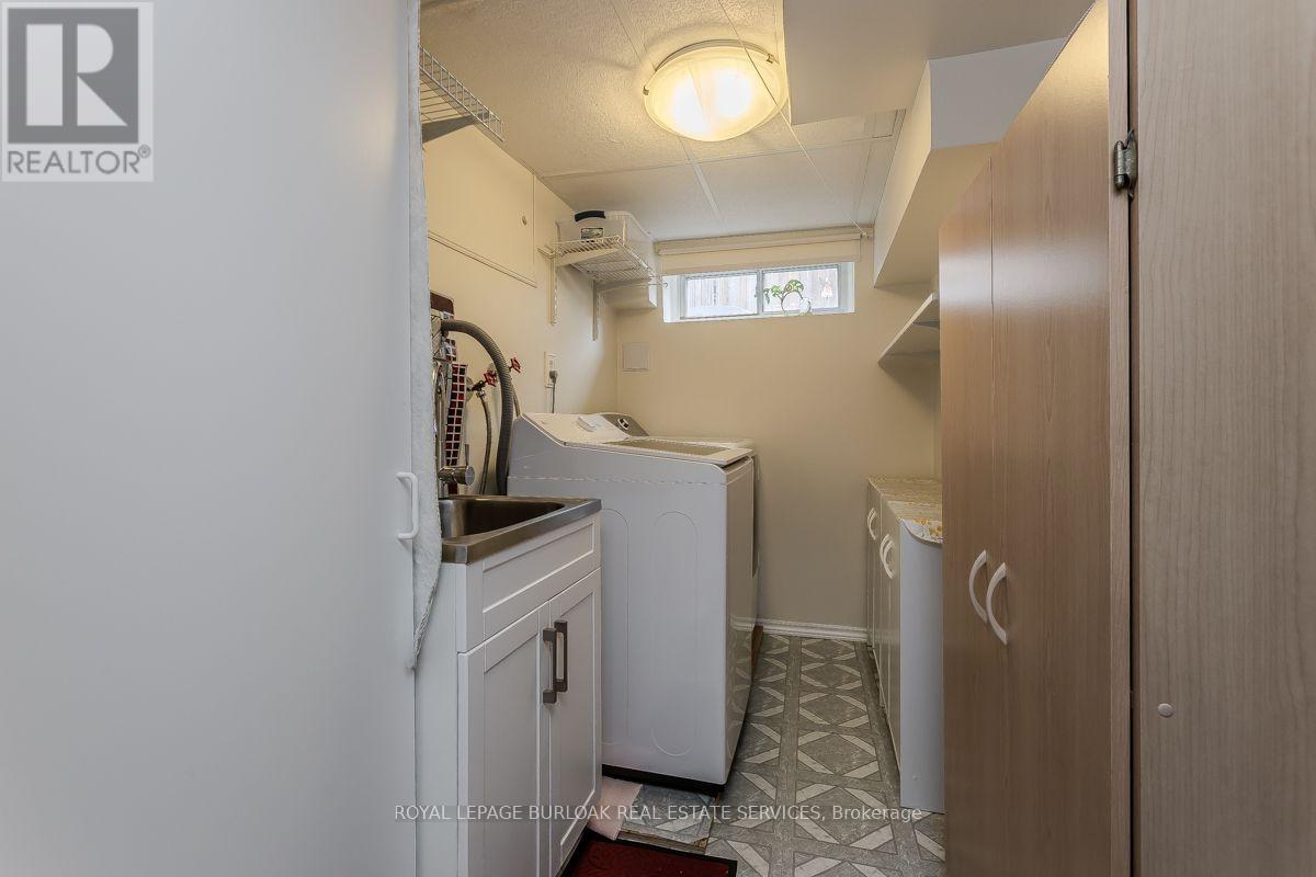 1526 Westminster Place, Burlington, Ontario  L7P 2B5 - Photo 25 - W13715892
