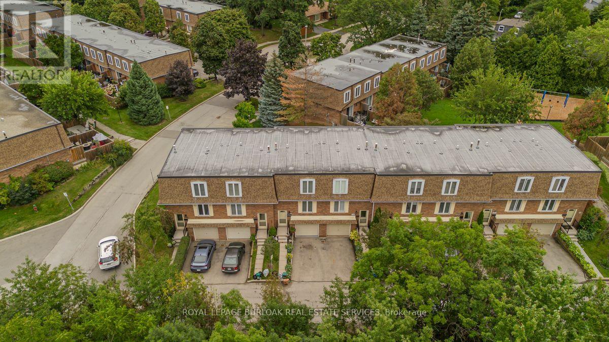 1526 Westminster Place, Burlington, Ontario  L7P 2B5 - Photo 3 - W13715892