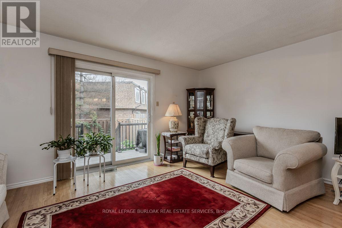 1526 Westminster Place, Burlington, Ontario  L7P 2B5 - Photo 6 - W13715892