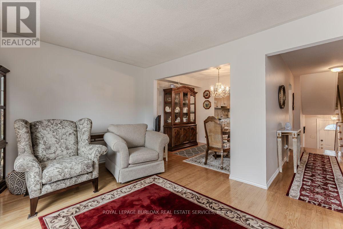 1526 Westminster Place, Burlington, Ontario  L7P 2B5 - Photo 7 - W13715892