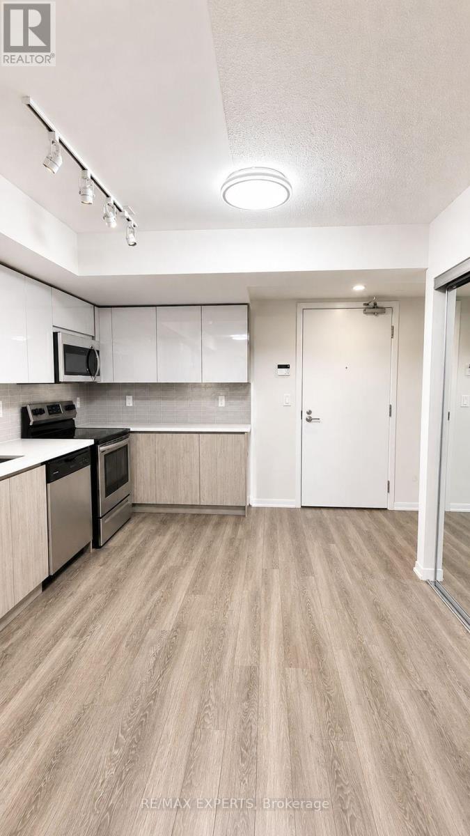 717 - 3091 Dufferin Street, Toronto, Ontario  M6A 0C4 - Photo 8 - W13715912