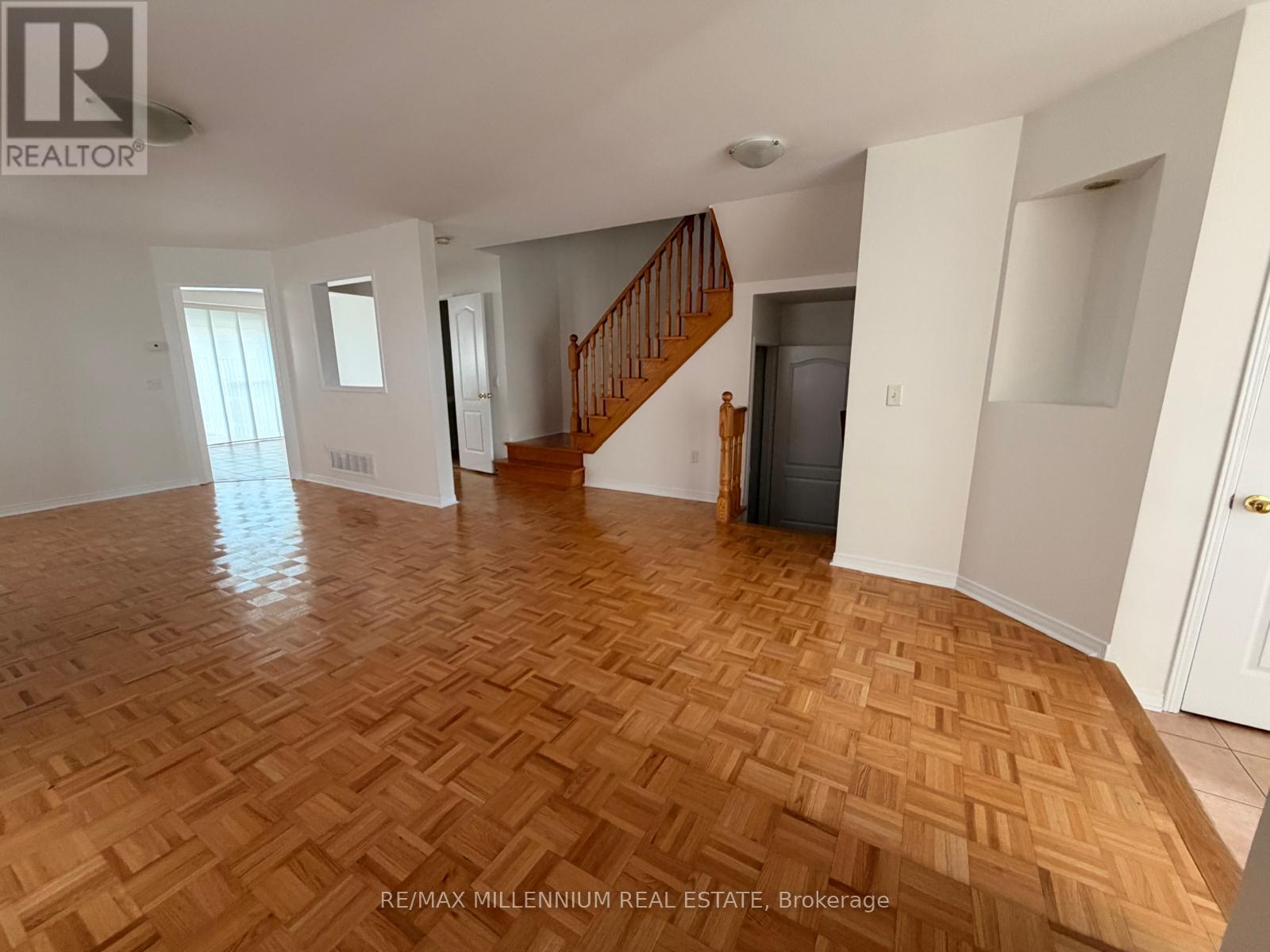 4 Flower Trail, Brampton, Ontario  L6P 1P1 - Photo 12 - W13715946
