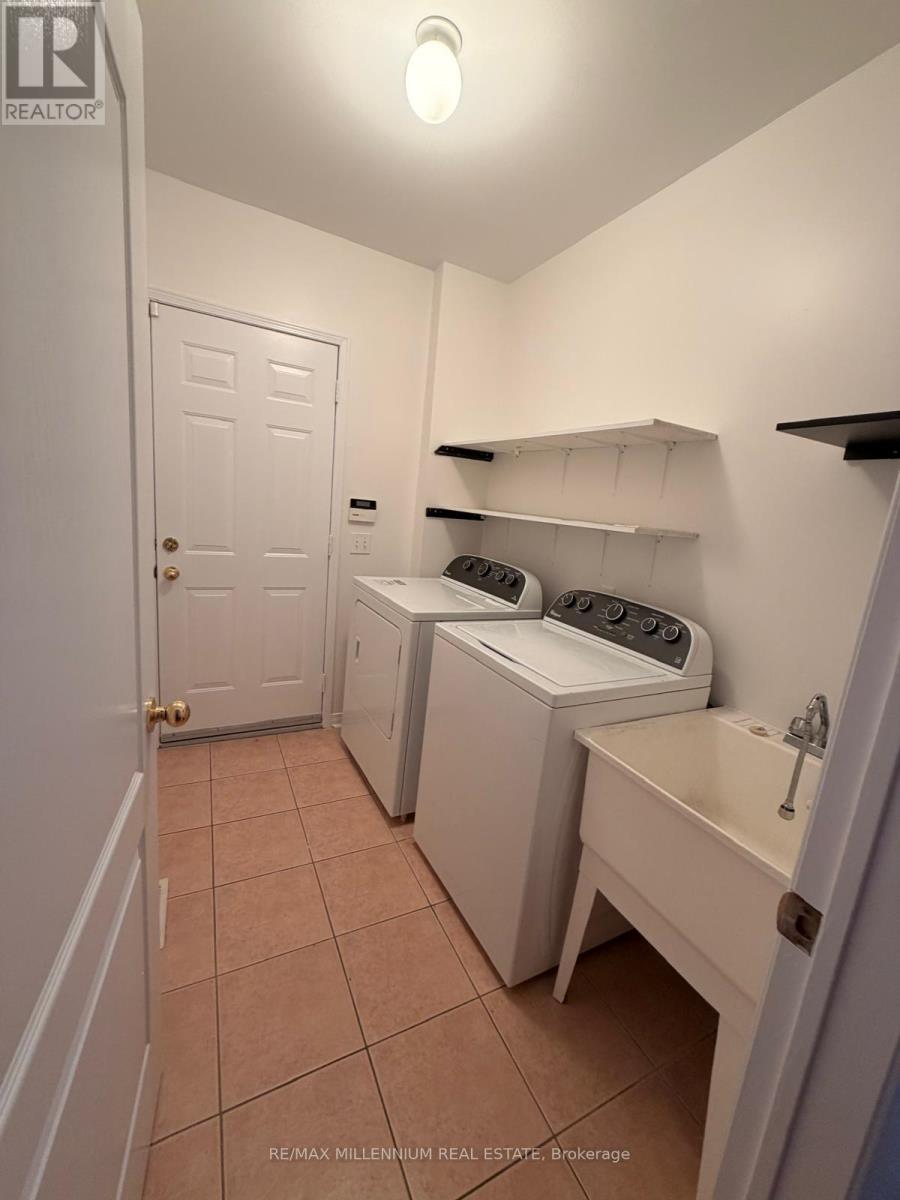 4 Flower Trail, Brampton, Ontario  L6P 1P1 - Photo 15 - W13715946