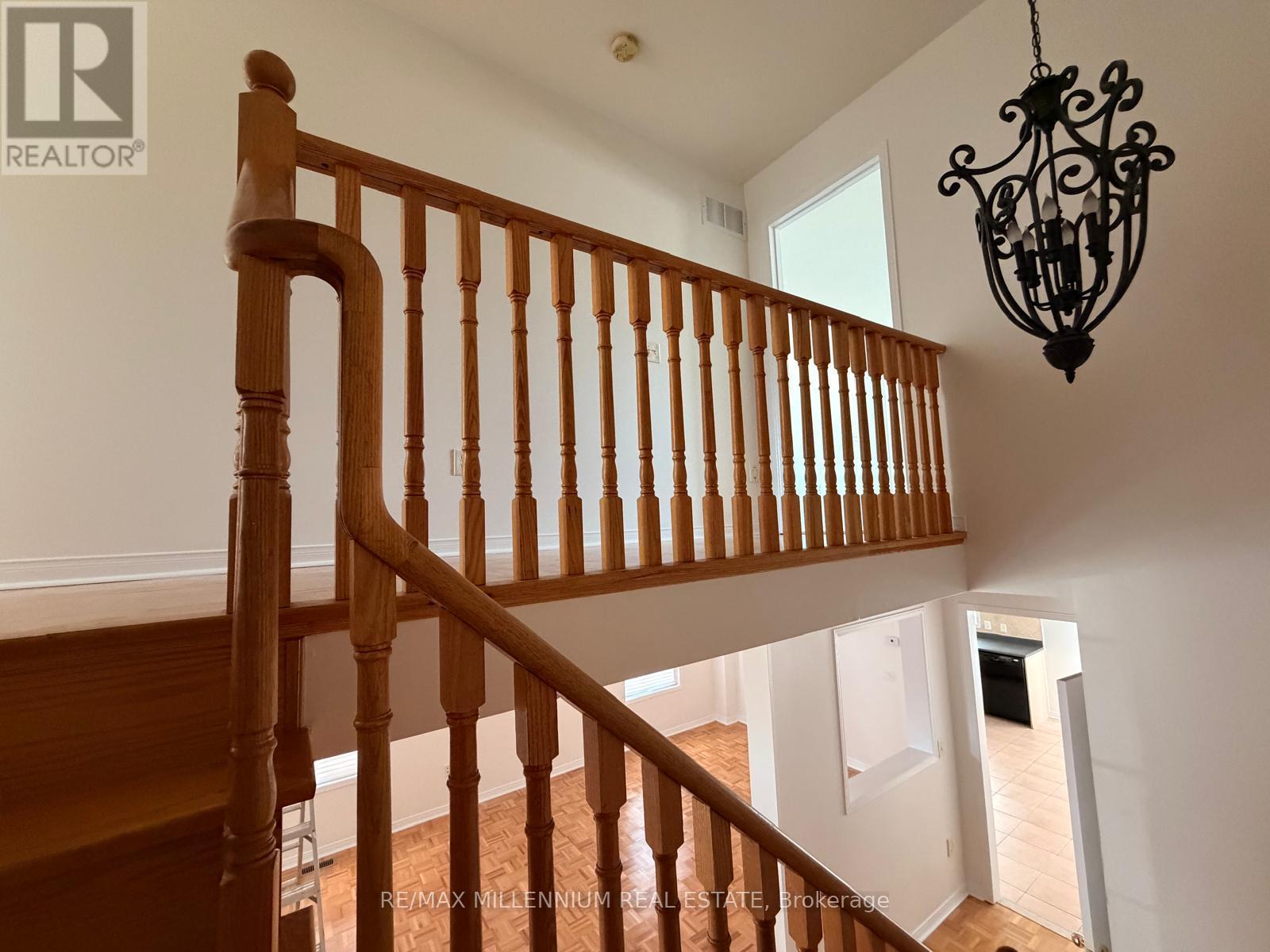4 Flower Trail, Brampton, Ontario  L6P 1P1 - Photo 2 - W13715946