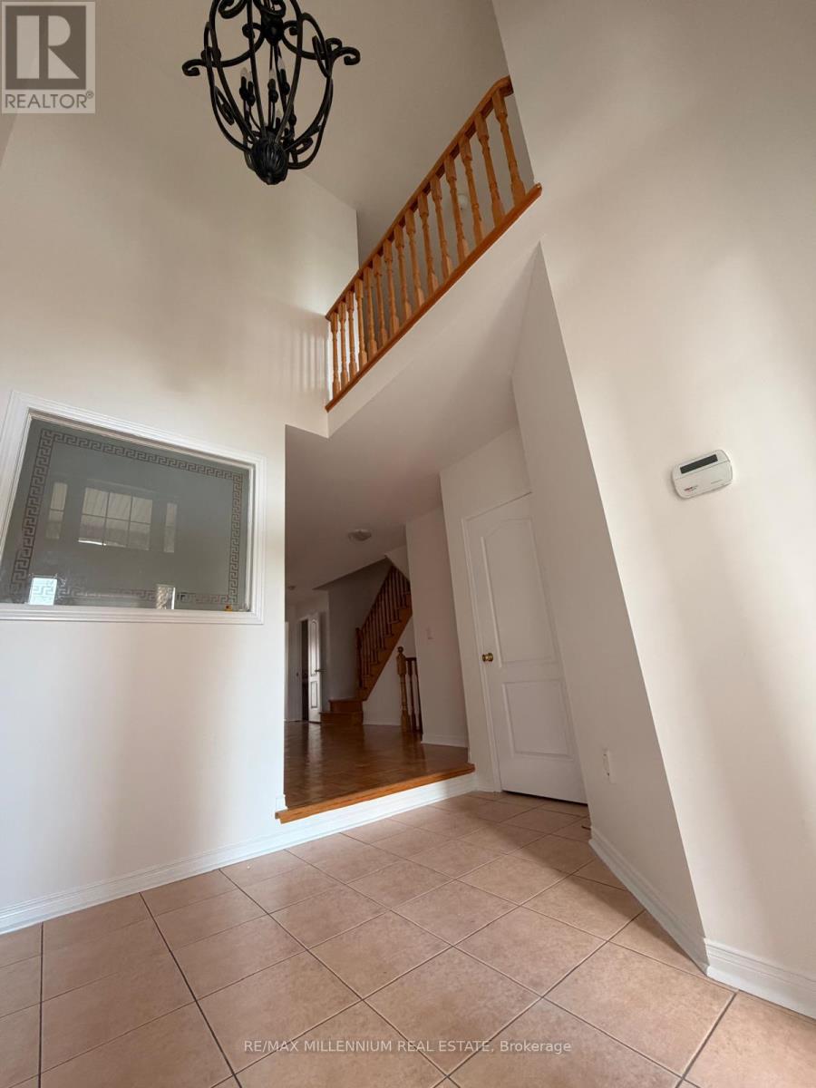 4 Flower Trail, Brampton, Ontario  L6P 1P1 - Photo 7 - W13715946