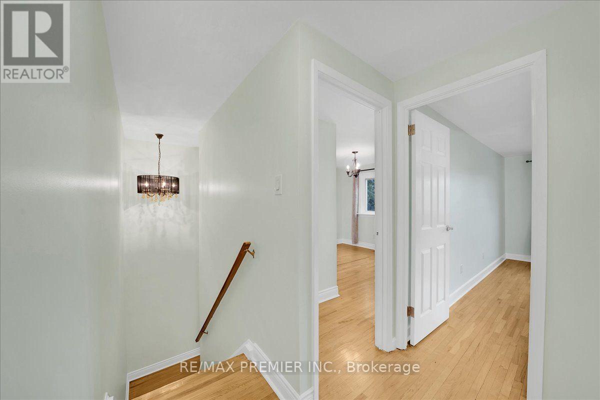 485 Timber Lane, Burlington, Ontario L7L 4B1 - Photo 17 - W13715952