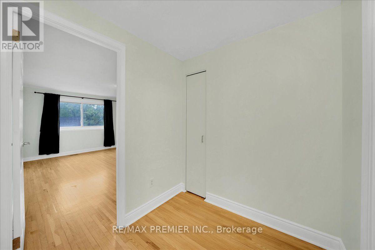 485 Timber Lane, Burlington, Ontario L7L 4B1 - Photo 18 - W13715952