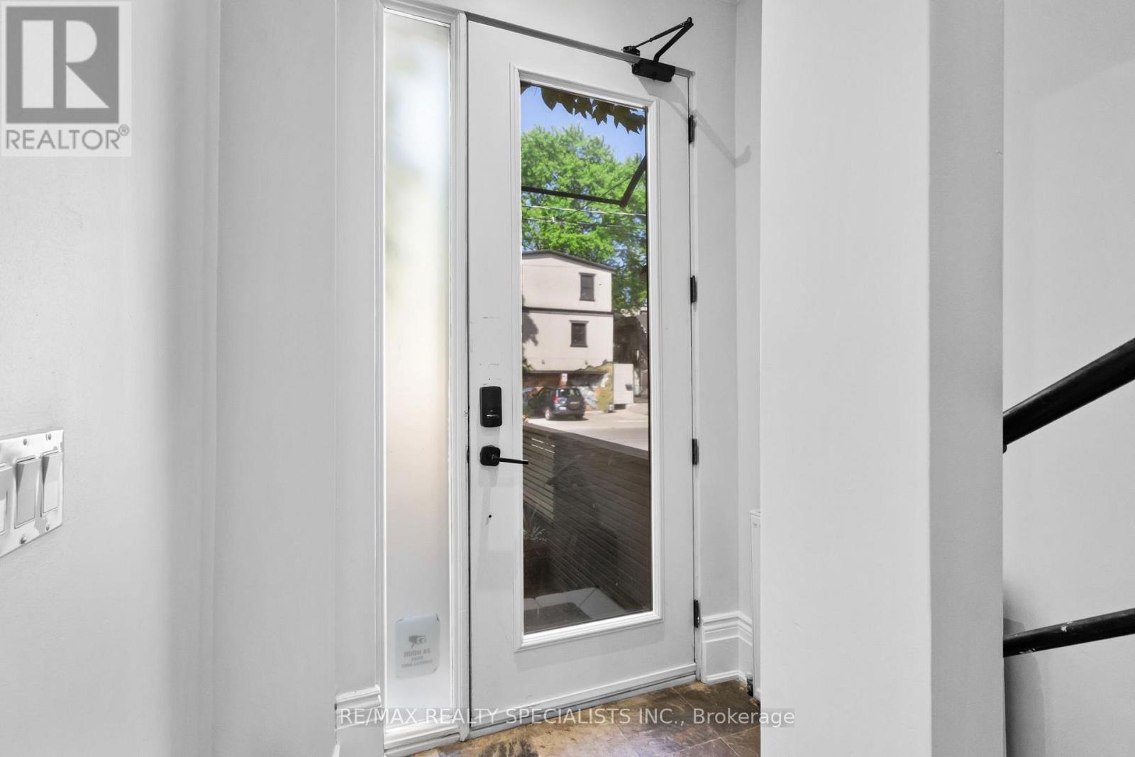 73 Elm Grove Avenue, Toronto, Ontario  M6K 2J2 - Photo 3 - W13715974