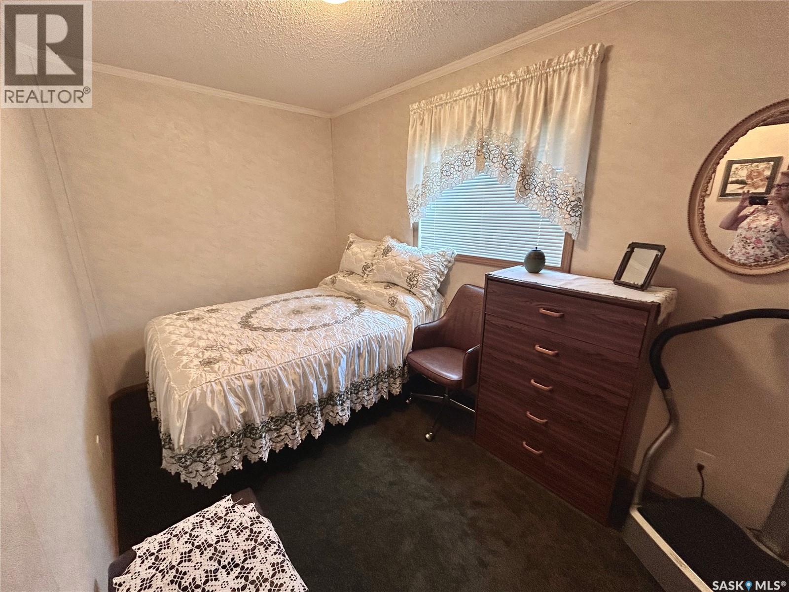 313 1st Street N, North Portal, Saskatchewan  S0C 1W0 - Photo 25 - SK046728