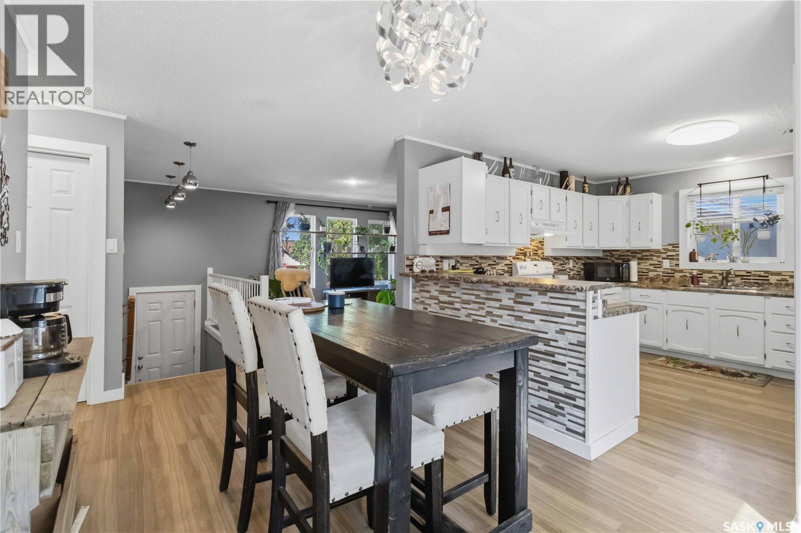 3837 Centennial Drive, Saskatoon, Saskatchewan  S7L 5K8 - Photo 8 - SK046676