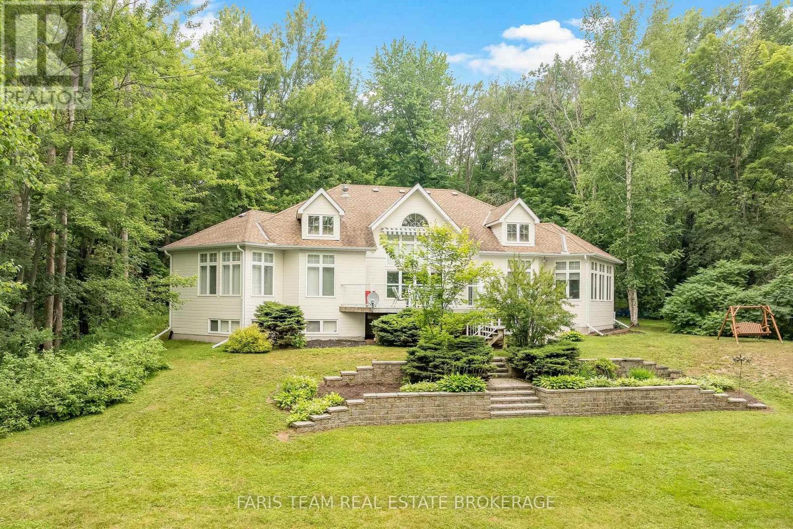 1037 Rockcastle Road, Gravenhurst, Ontario  P0E 1N0 - Photo 1 - X13715824
