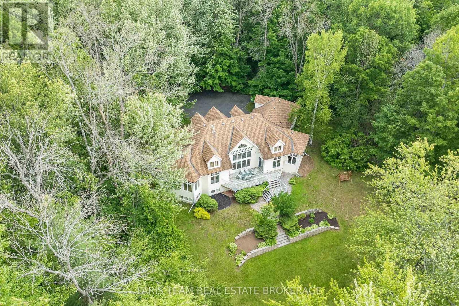 1037 Rockcastle Road, Gravenhurst, Ontario  P0E 1N0 - Photo 2 - X13715824