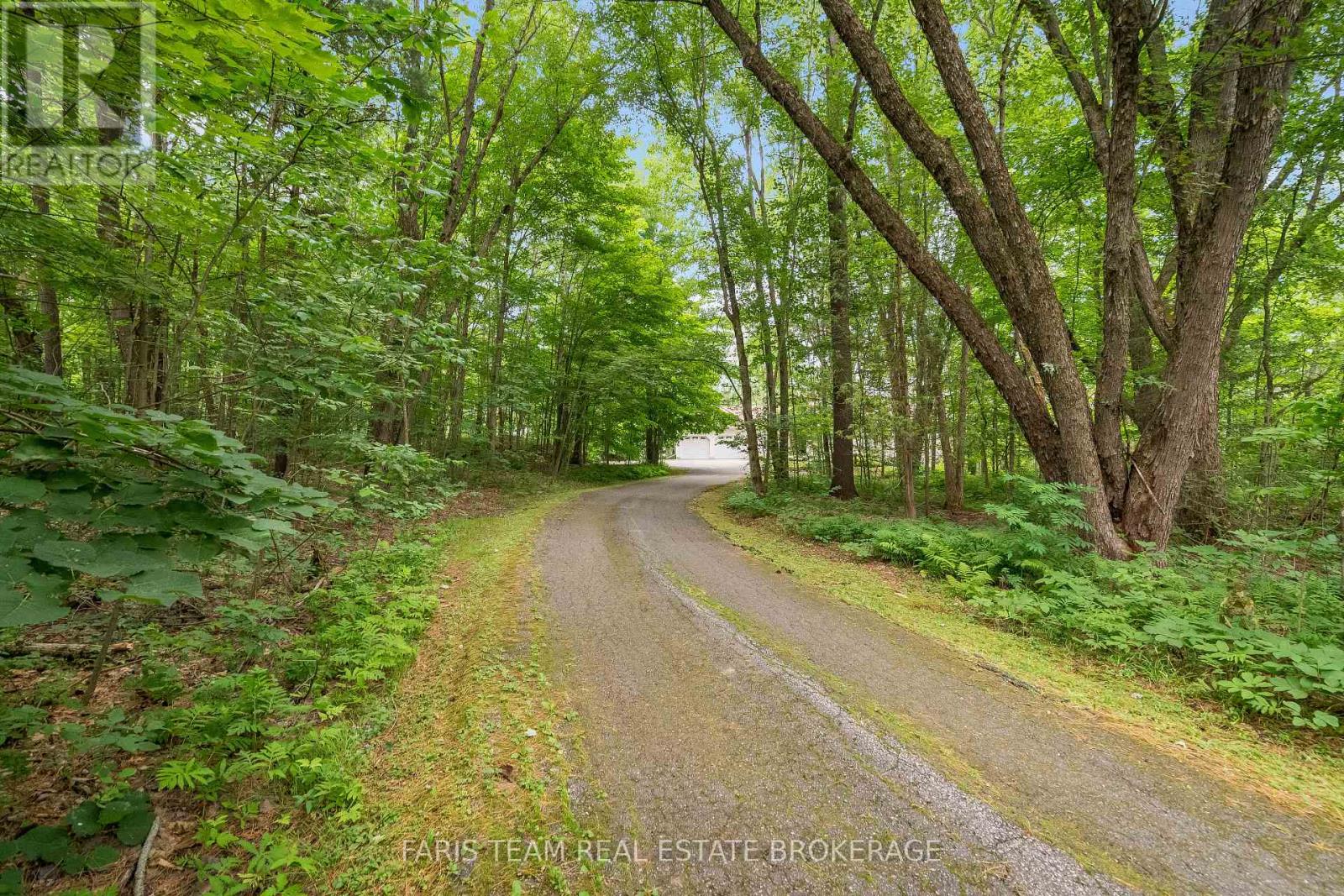 1037 Rockcastle Road, Gravenhurst, Ontario  P0E 1N0 - Photo 3 - X13715824