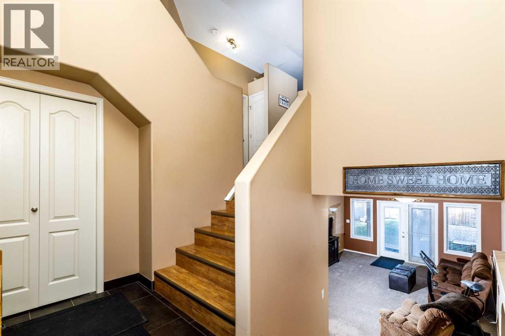 8 Innes Close, Red Deer, Alberta T4R 0B7 - Photo 5 - A2339858