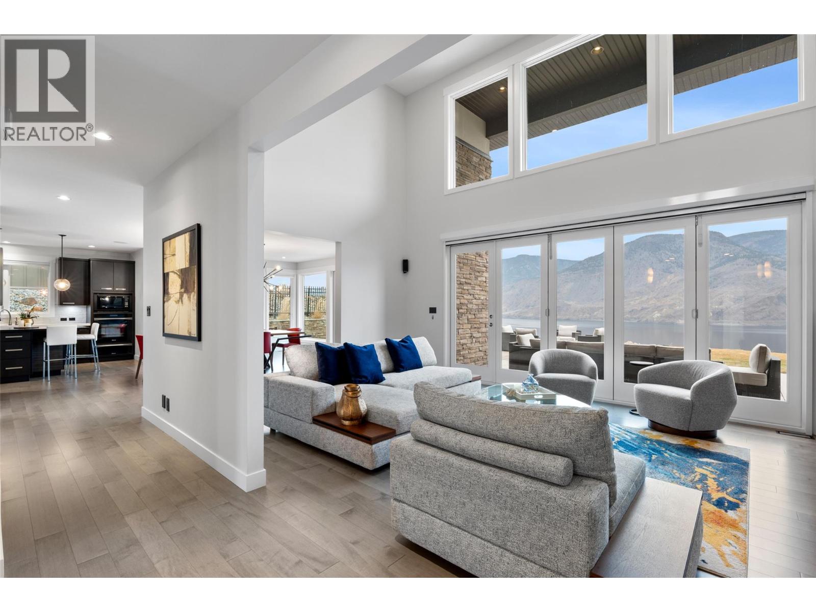 229 Holloway Drive, Kamloops, British Columbia  V1S 0B3 - Photo 4 - 10378086