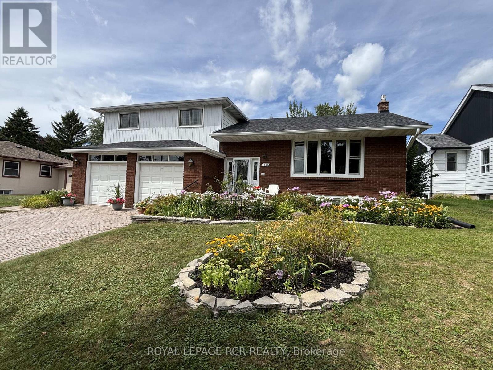 1049 ELGIN STREET, Newmarket, Ontario