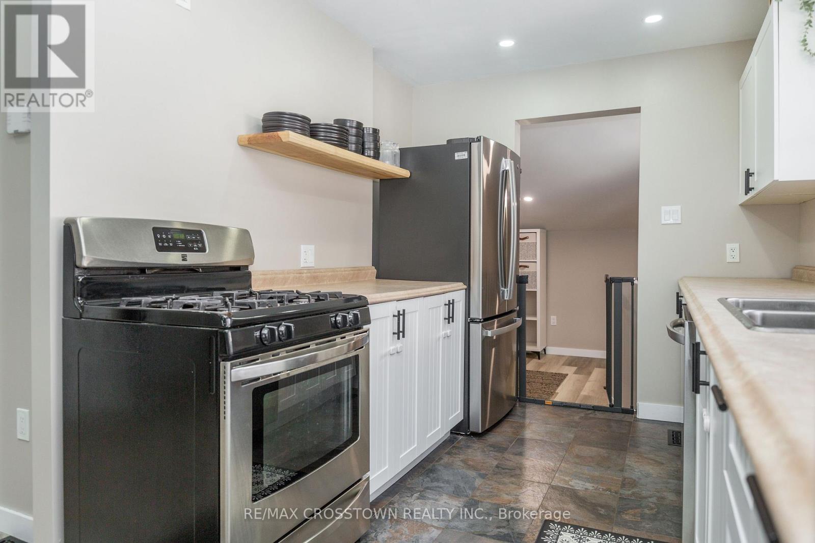 281 Elizabeth Street, Midland, Ontario  L4R 1Y5 - Photo 4 - S13661090