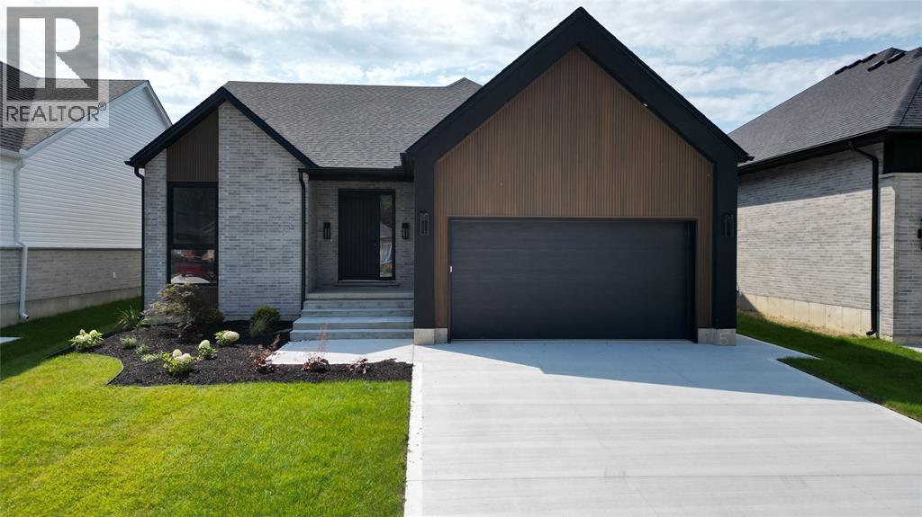 2056 MARION AVENUE, Sarnia, Ontario