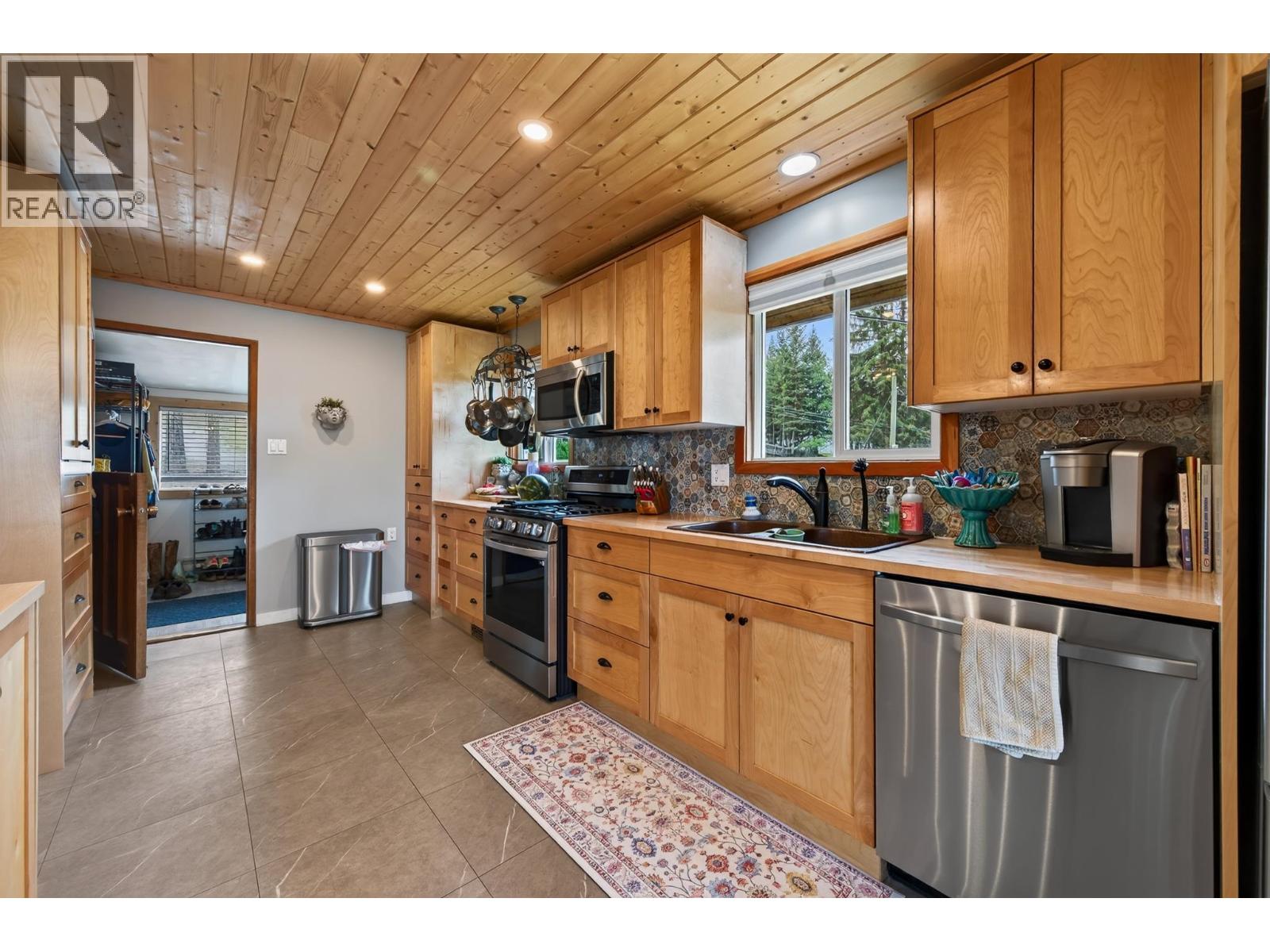 6294 Mulligan Drive, Horse Lake, British Columbia  V0K 2E3 - Photo 11 - R3159207