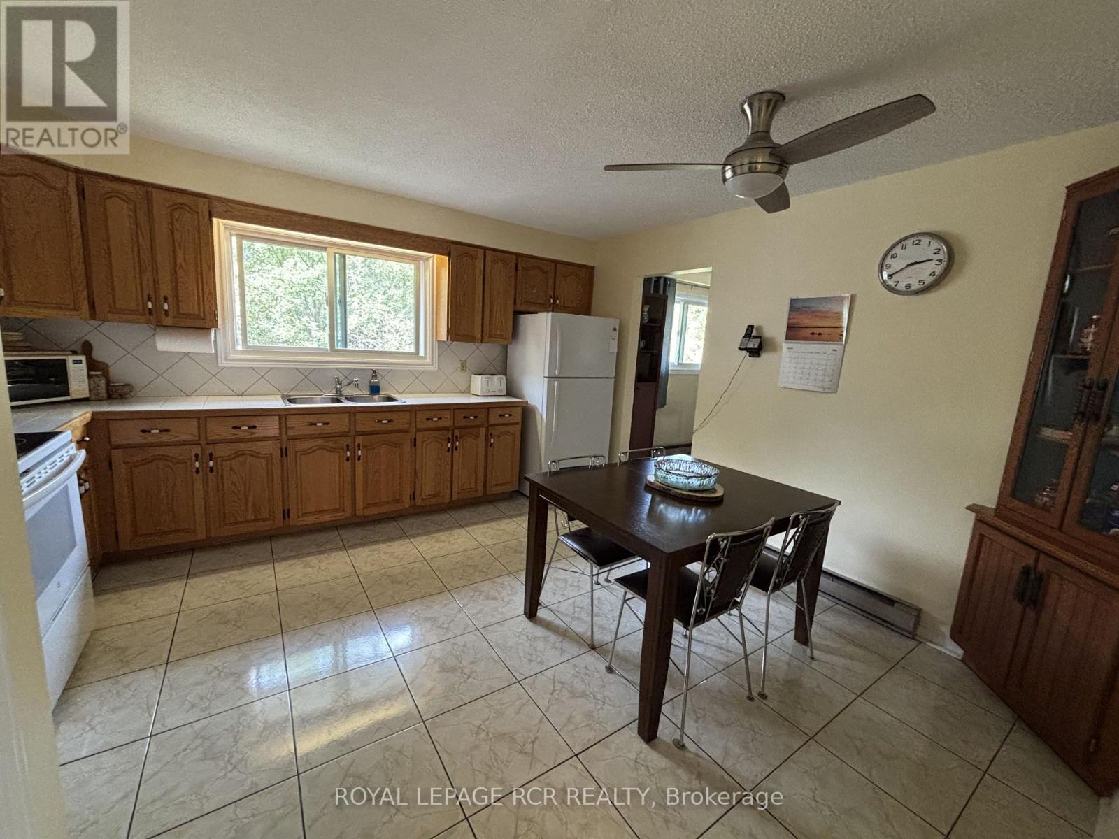 1049 Elgin Street, Newmarket, Ontario  L3Y 3C3 - Photo 6 - N12979138