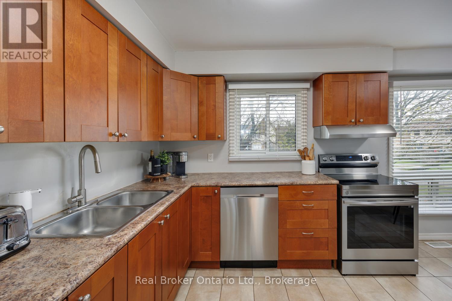 30 - 220 Ormond Drive, Oshawa, Ontario L1G 6T5 - Photo 4 - E13716038