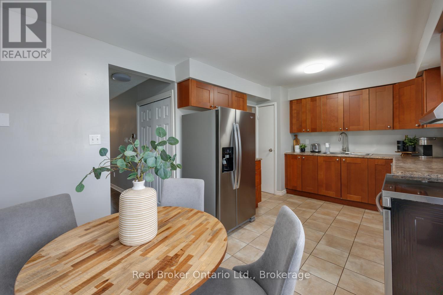 30 - 220 Ormond Drive, Oshawa, Ontario L1G 6T5 - Photo 5 - E13716038