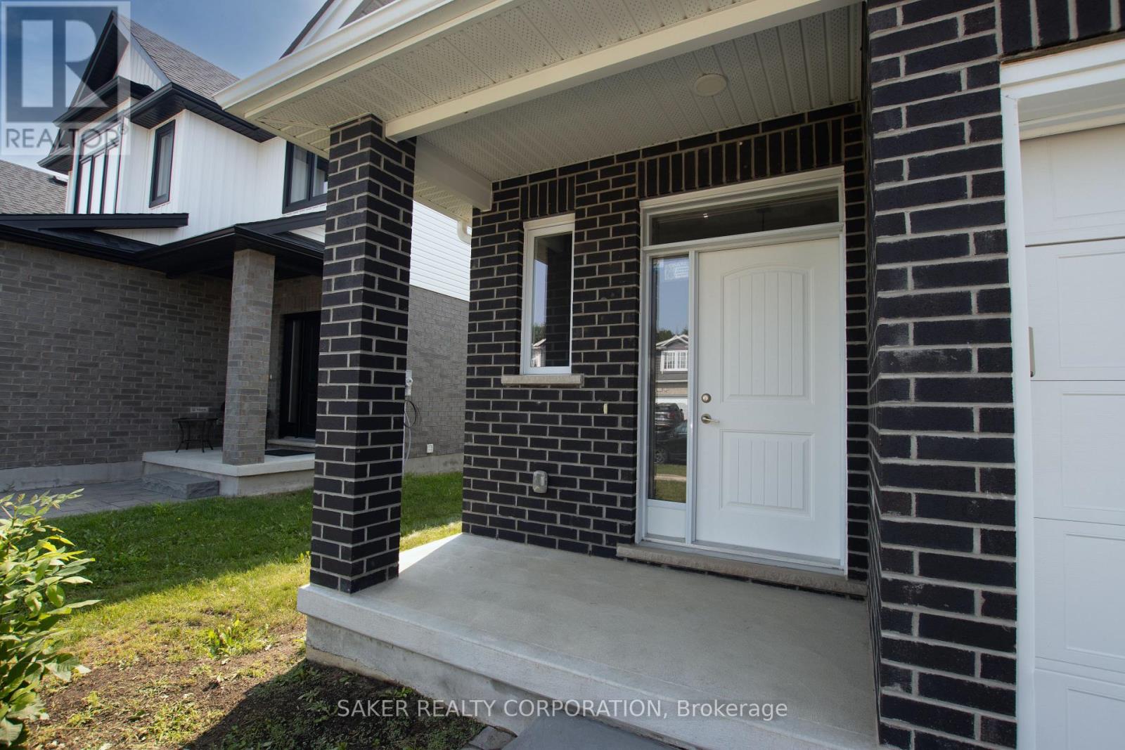 16 Armstrong Street, Strathroy-Caradoc, Ontario  N0L 1E0 - Photo 1 - X13716040
