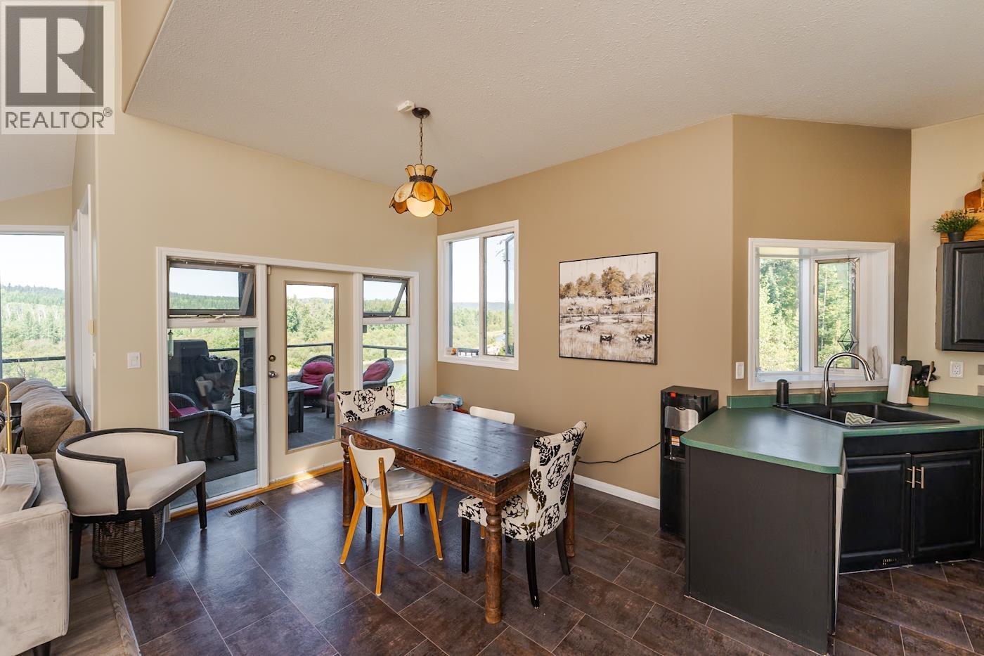 1465 E Banks Road, Prince George, British Columbia  V2M 7C1 - Photo 11 - R3159130