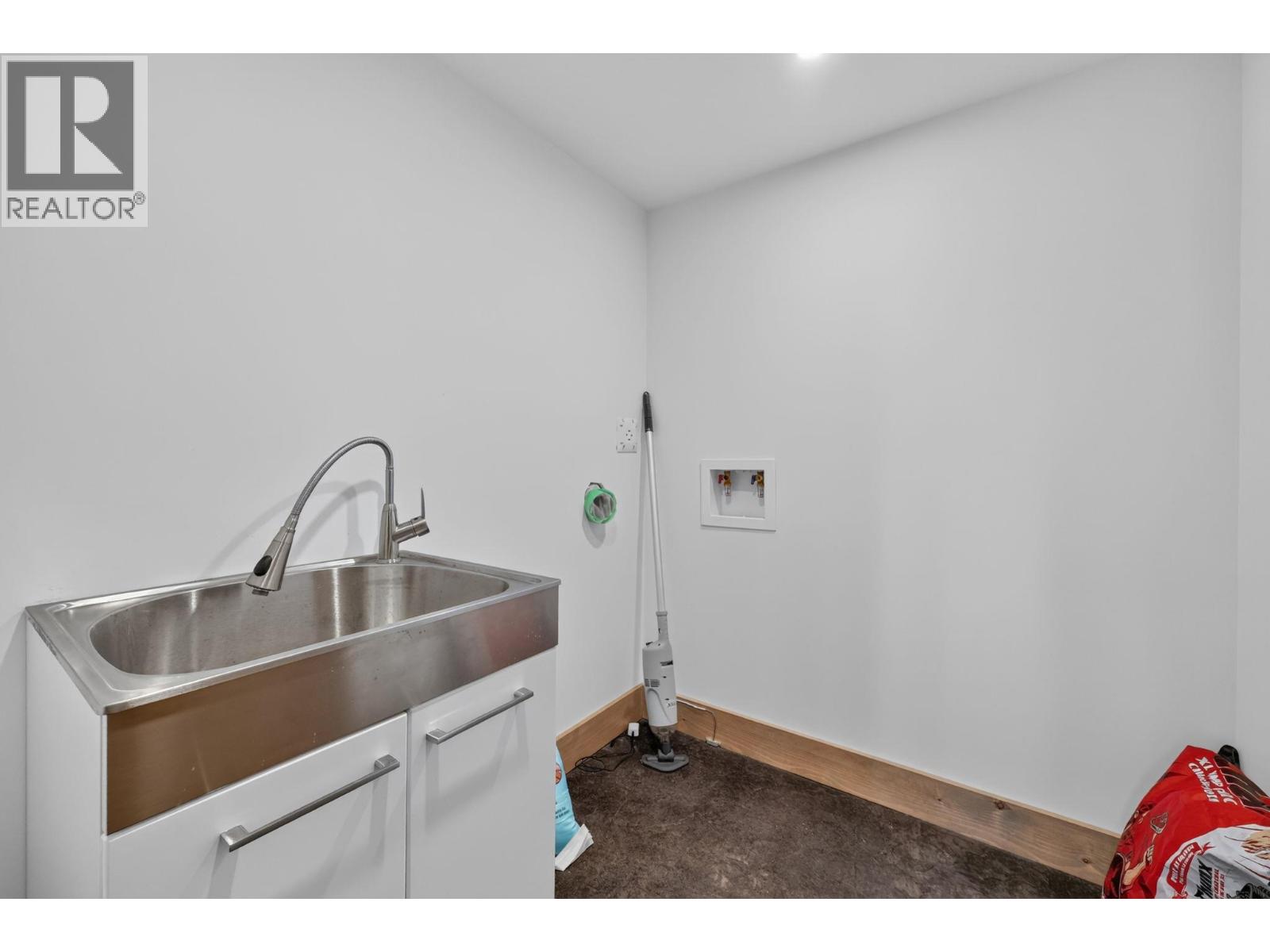 9871 Cathedral Drive, Silver Star, British Columbia  V1B 3M1 - Photo 36 - 10398673