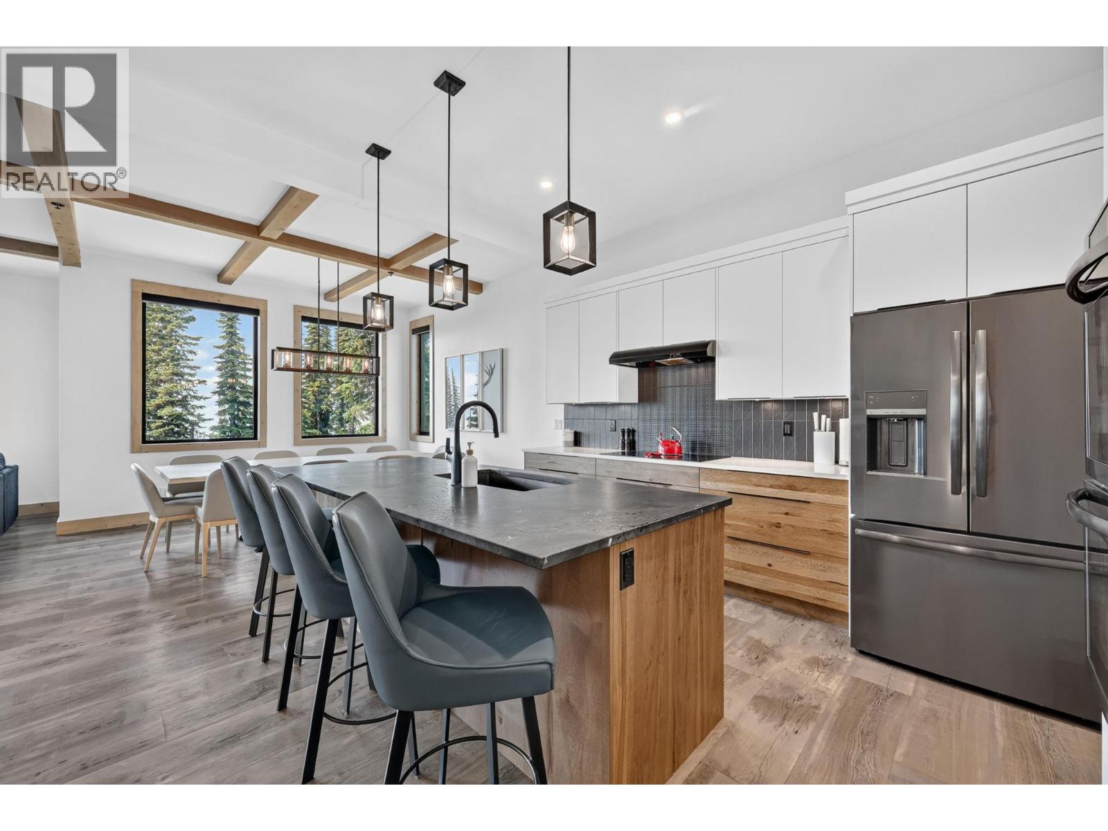 9871 Cathedral Drive, Silver Star, British Columbia  V1B 3M1 - Photo 10 - 10398673